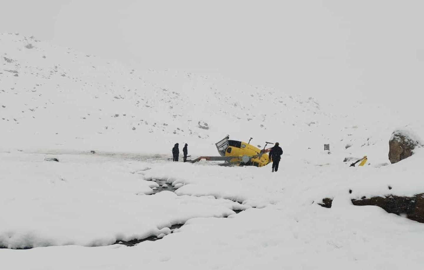 Altitude Air chopper crash lands in Lobuche